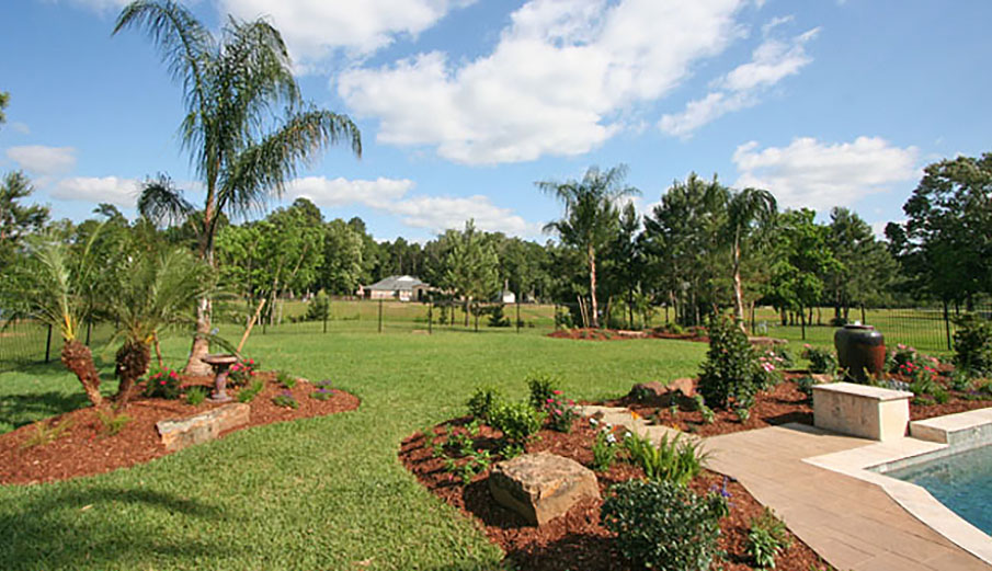 Full Service Lawn Maintenance, Kingwood TX.