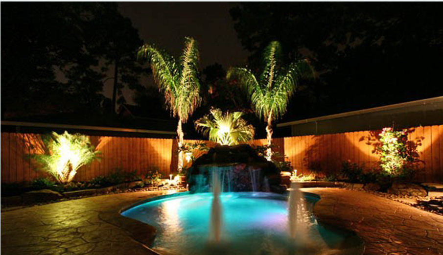 Outdoor landscape night lighting, YardBirds Landscaping, Kingwood TX.