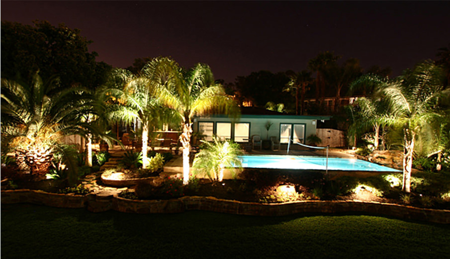 Outdoor landscape night lighting, YardBirds Landscaping, Kingwood TX.